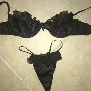 Black lingerie 2 piece bra & match g-string thong